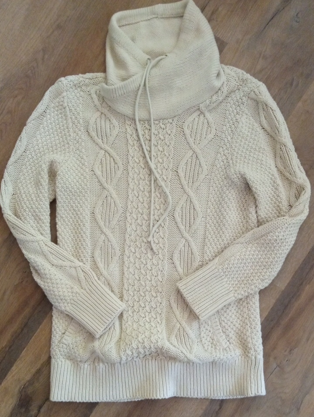 Ladies LL Bean Signature Ecru Hooded Cable Knit Fisherman's Sweater